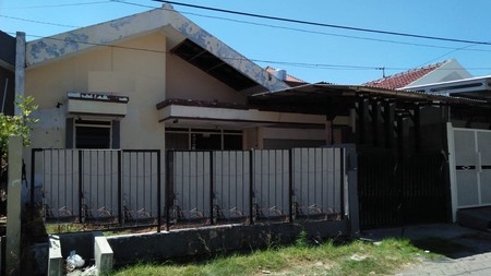 Rumah Bagus Jalan Darmo Harapan