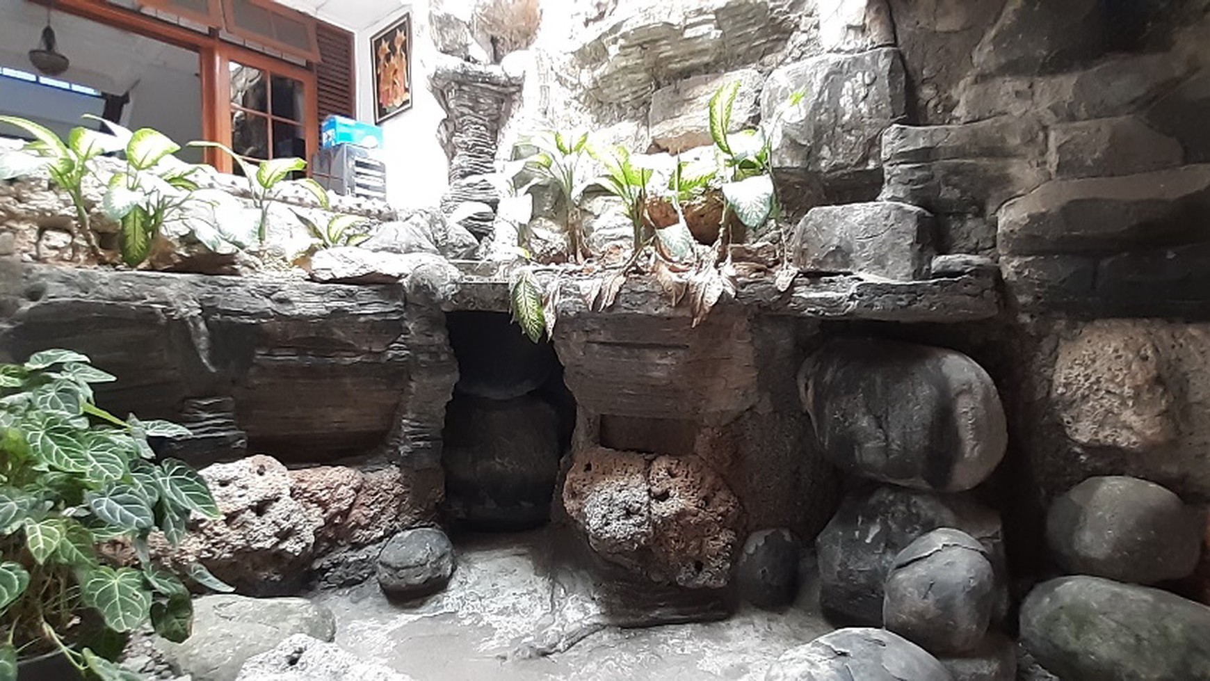 Rumah Uniq Gaya Bali di Kawasan Bintaro luas 367m Harga 2,8M nego, MURAAH!!!