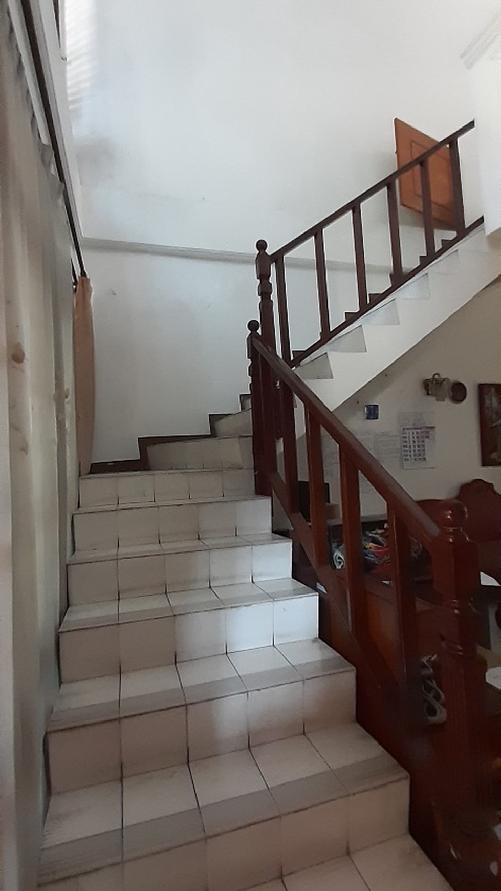 Rumah Uniq Gaya Bali di Kawasan Bintaro luas 367m Harga 2,8M nego, MURAAH!!!