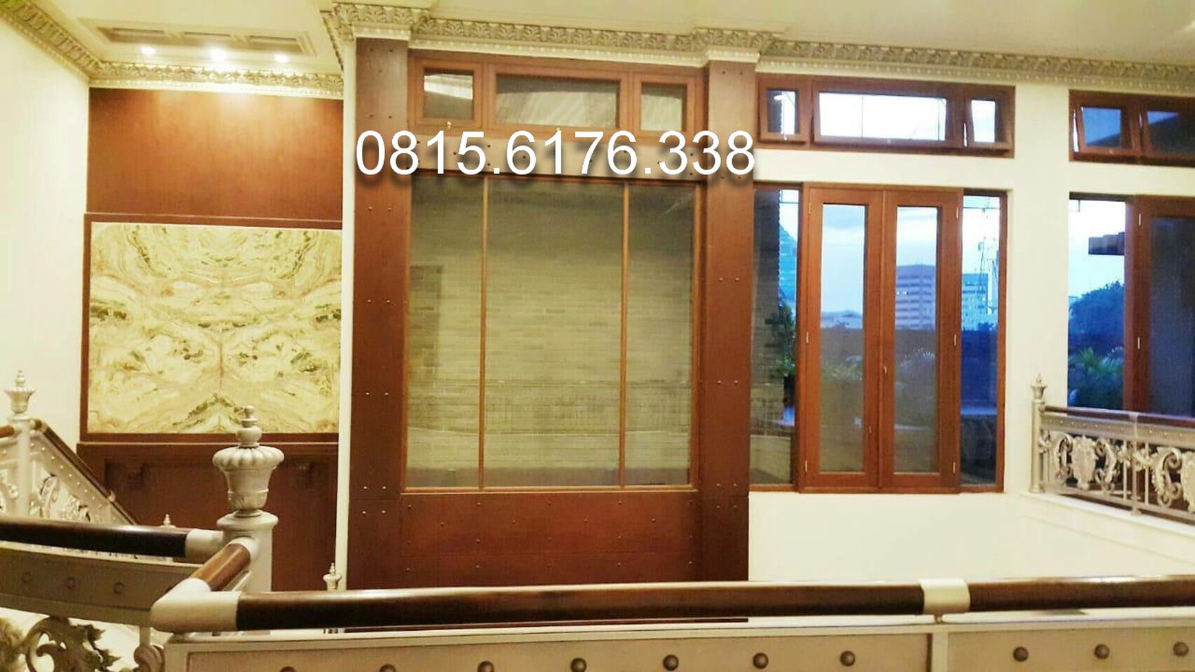 Dijual Rumah Mewah Minimalis Mediterania di Sumatera-Surabaya Pusat