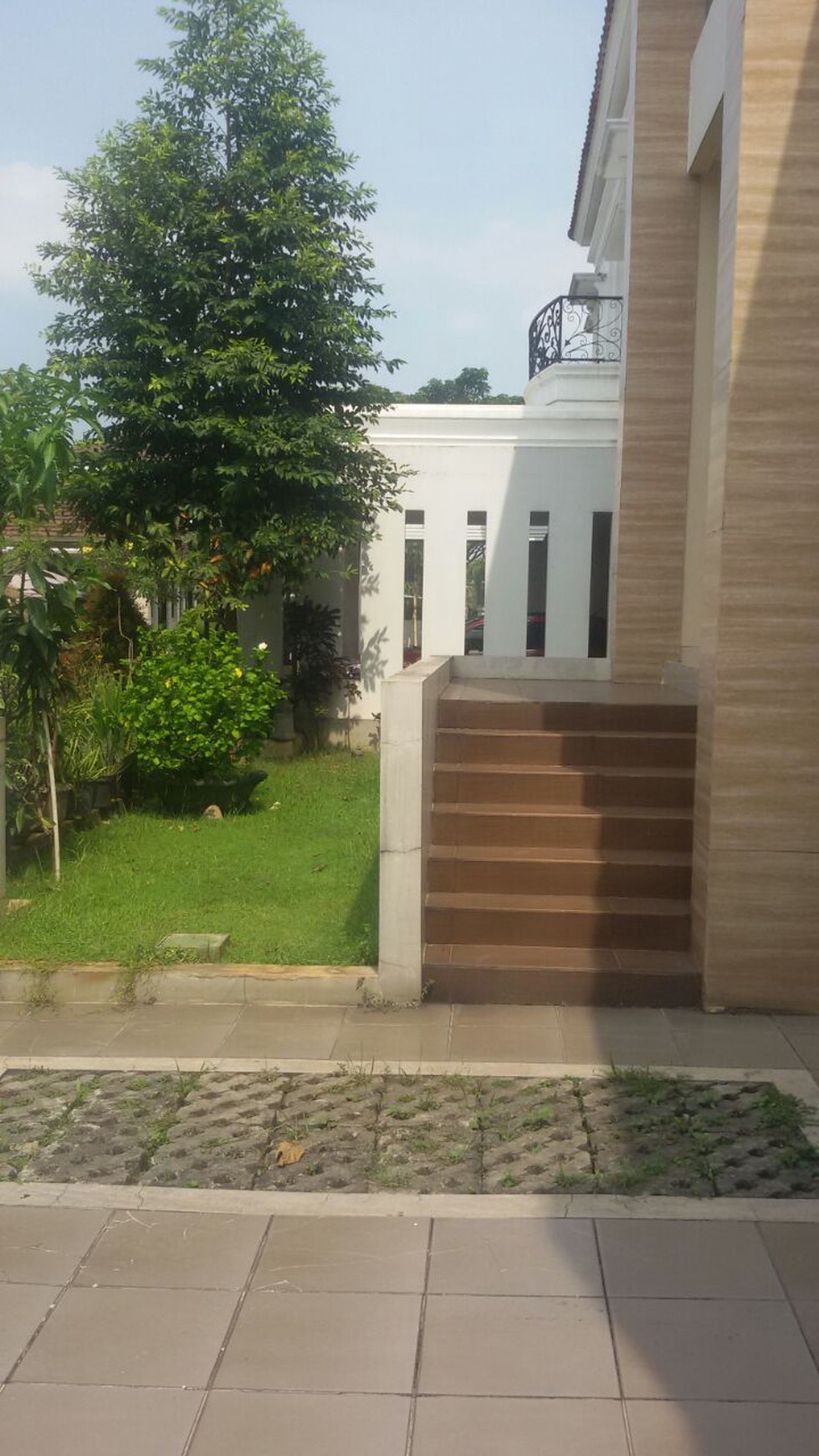 HOT SALE !! RUmah Split Level, Siap Huni dan Hunian Nyaman @Bintaro