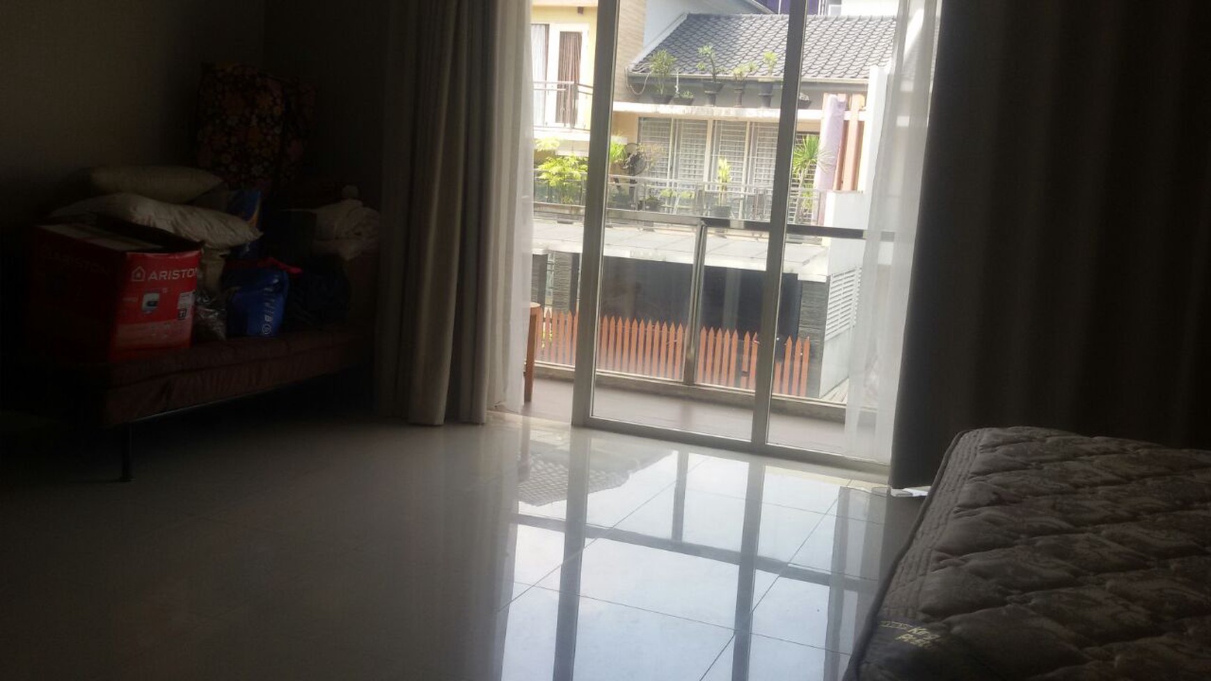 HOT SALE !! RUmah Split Level, Siap Huni dan Hunian Nyaman @Bintaro