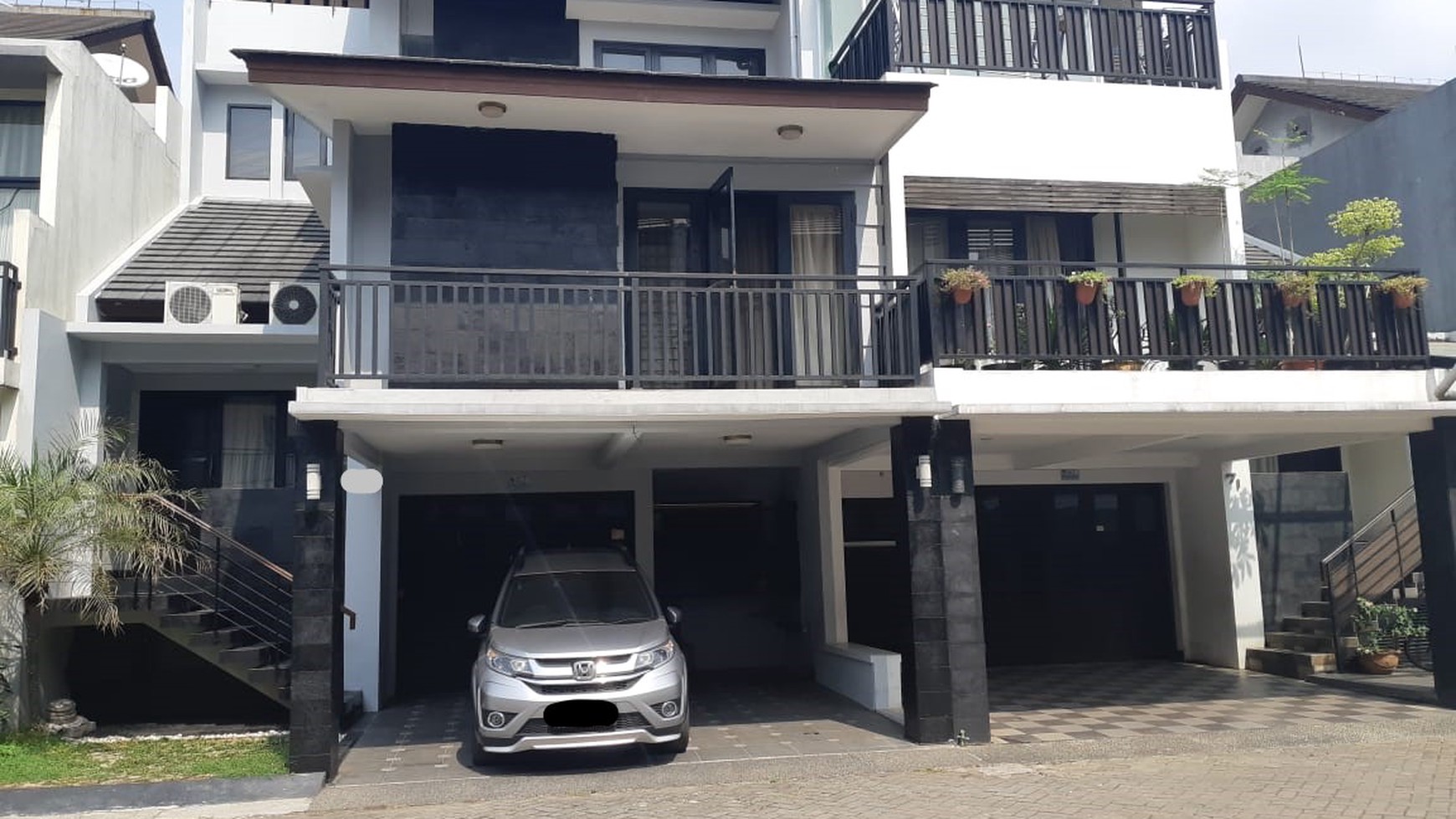 Rumah Siap Huni, Exterior Elegan, dan Hunian Nyaman @Tanah Kusir