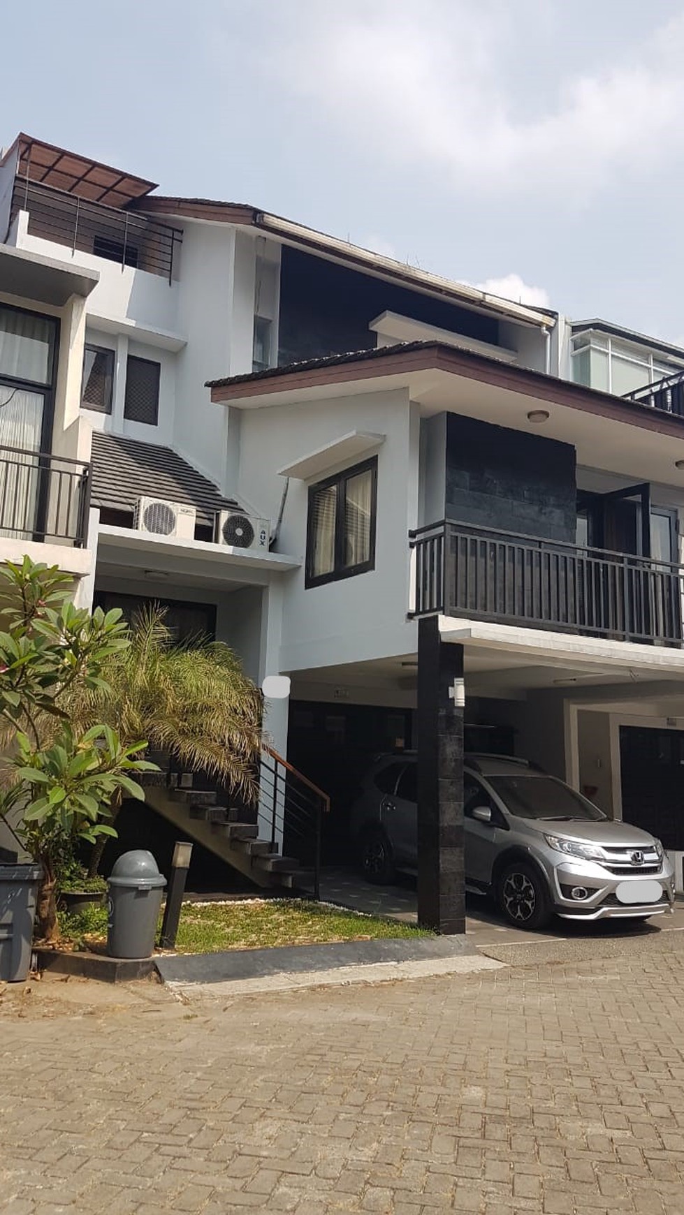 Rumah Siap Huni, Exterior Elegan, dan Hunian Nyaman @Tanah Kusir