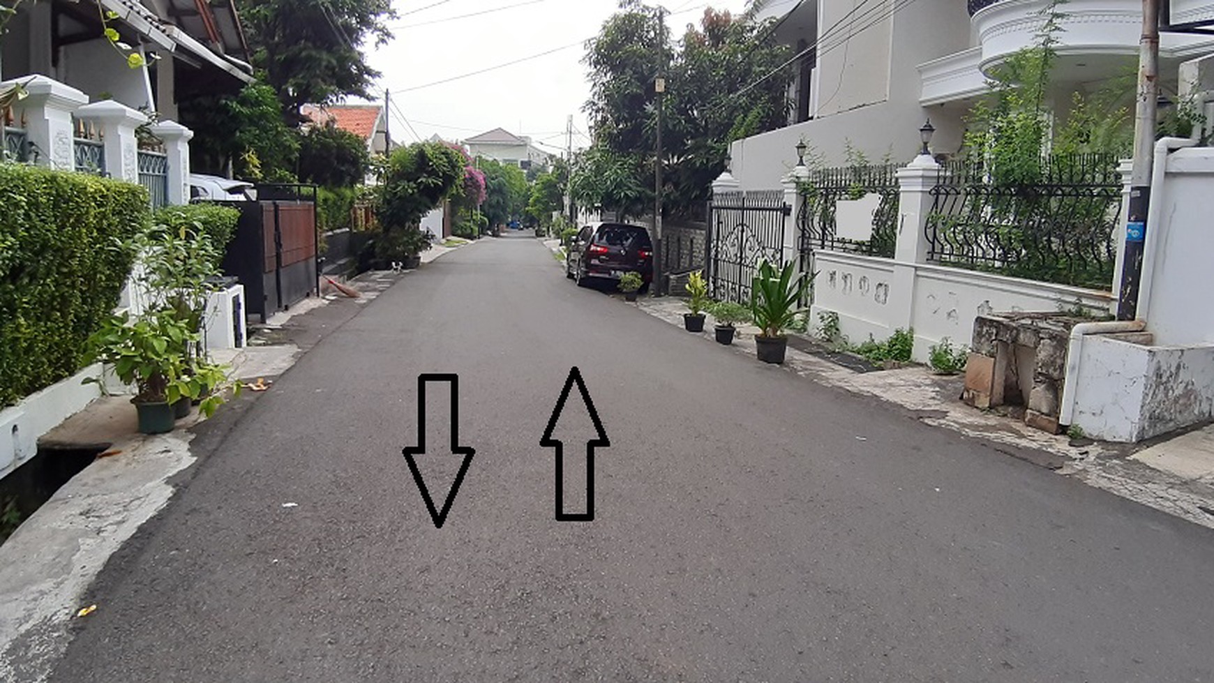 Rumah di Tebet Barat Dalam, Layak Huni, Jalan depan rumah bisa dilalui 3 mobil, SHM