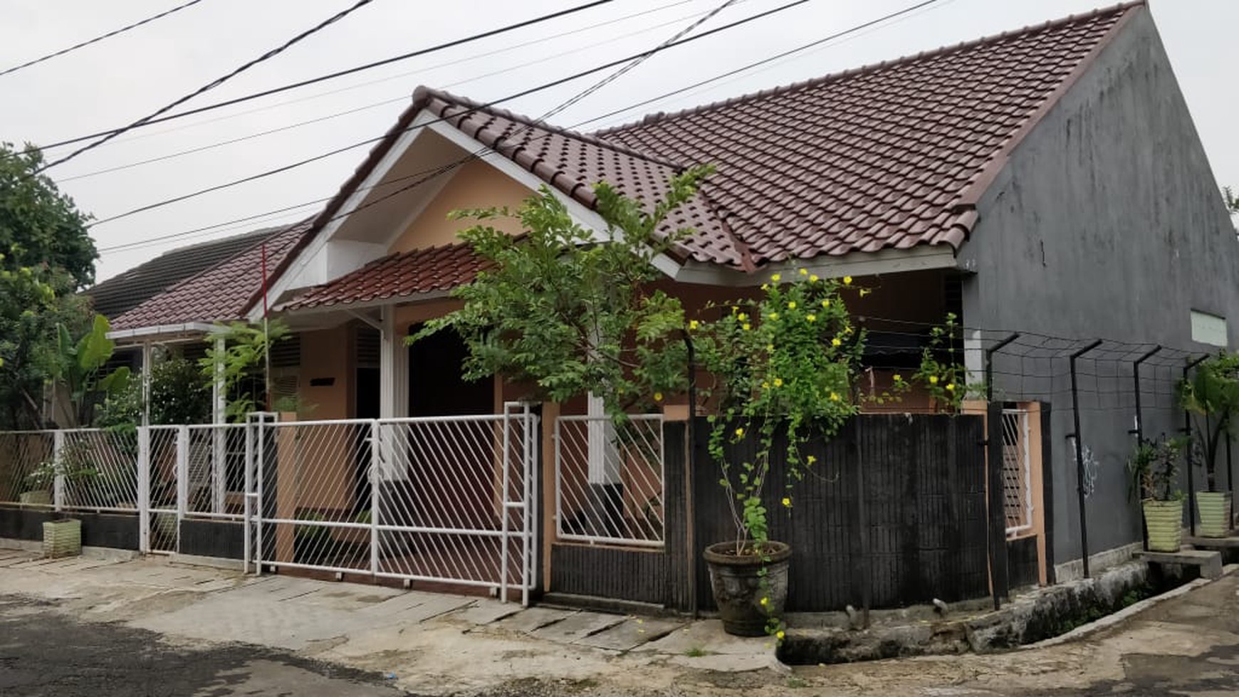 Rumah Siap Huni, Hunian Nyaman dan Strategis @Pamulang