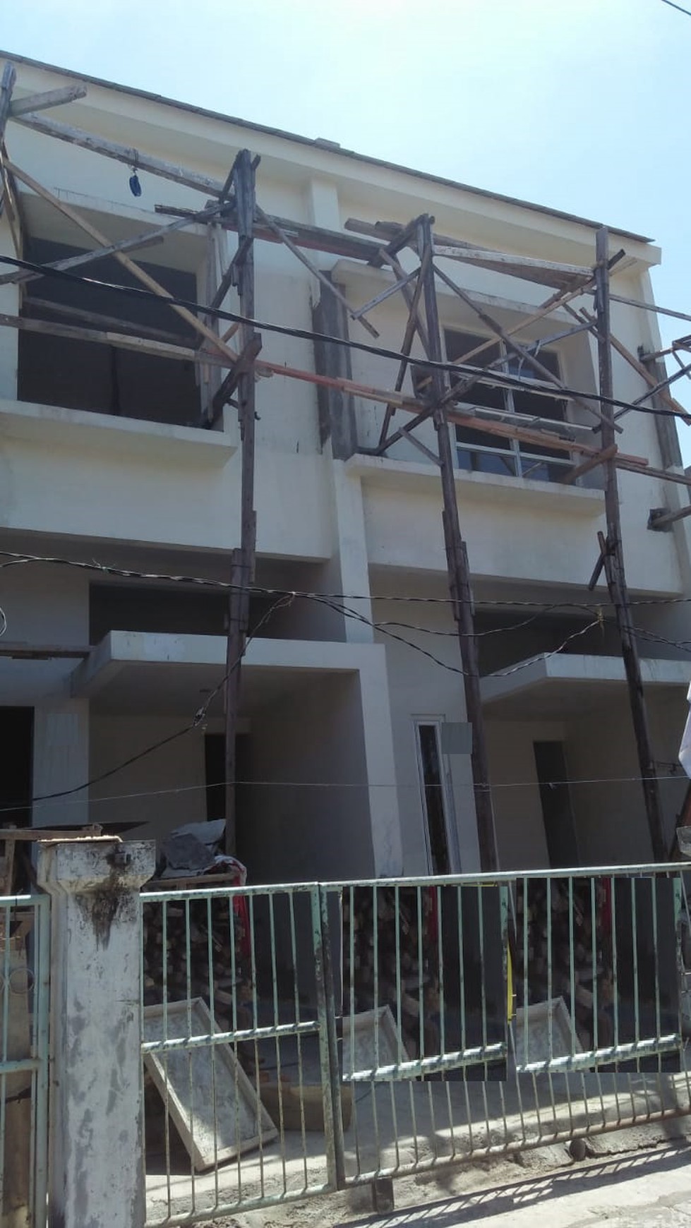 2 rumah jejer jalan gumuk galeng