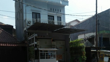 Rumah 3 lantai Khairil Anwar