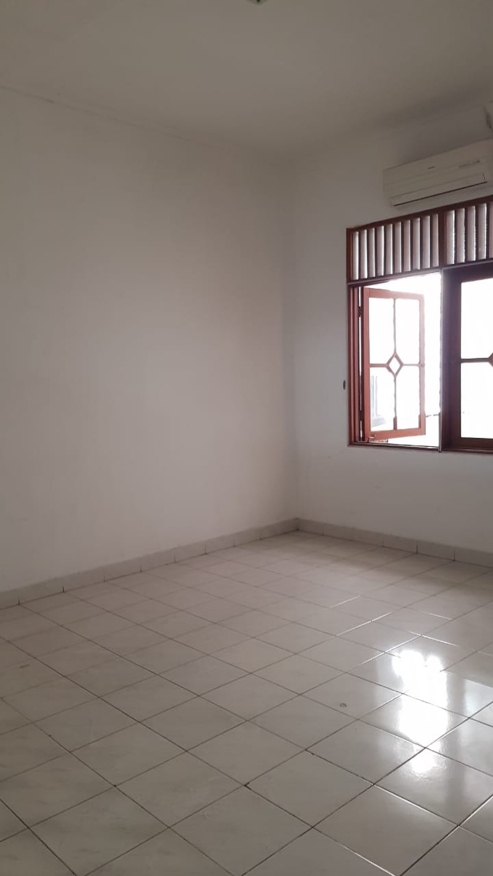 Rumah Bagus, Siap huni, Lokasi Strategis (Expat Friendly)