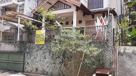 Rumah tinggi 2.5m dari jalan di Komplek Bukit Cinere Indah