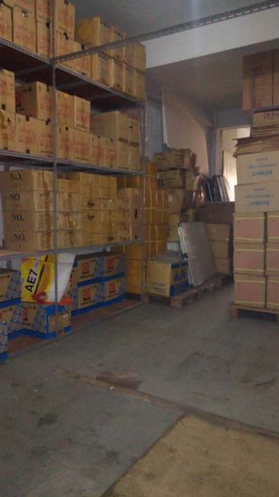 Dijual Ruko Gandeng, lokasi strategis,depan jalan raya, harga nego siap pakai. Jl. Insinyur Juanda Ciputat Tangerang