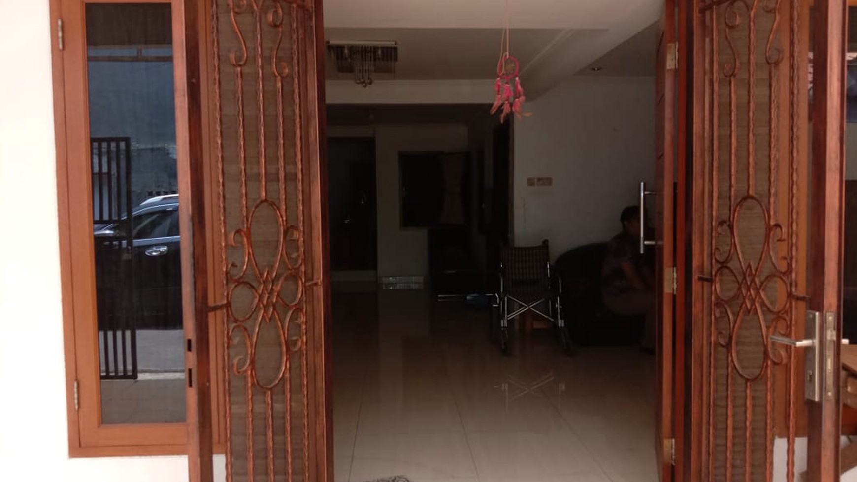 Rumah 2 Lantai Lokasi Oke Banget