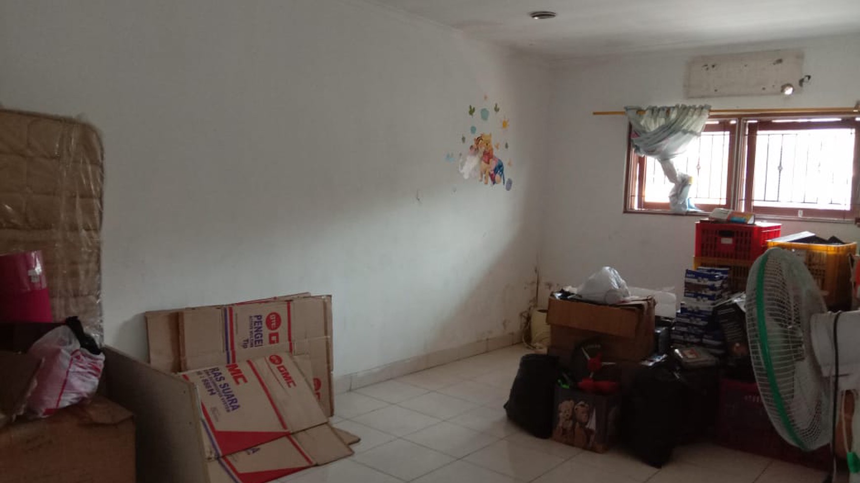 Rumah 2 Lantai Lokasi Oke Banget