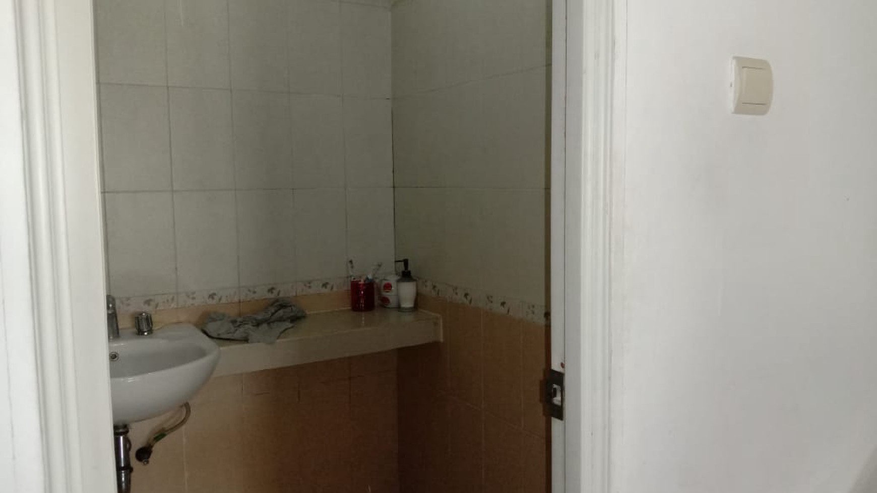 Rumah 2 Lantai Lokasi Oke Banget