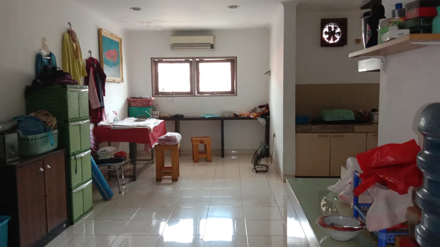 Rumah 2 Lantai Lokasi Oke Banget