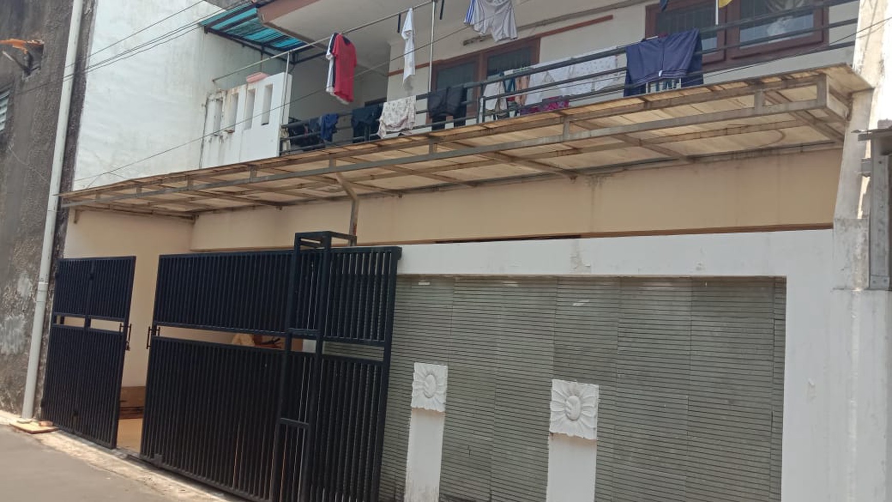Rumah 2 Lantai Lokasi Oke Banget