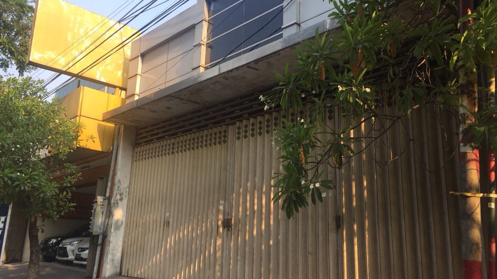 Rumah Usaha Raya Kertajaya Surabaya