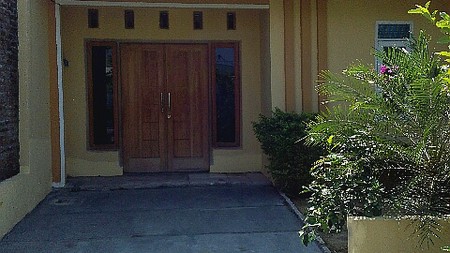 Rumah Swan Menganti Gresik