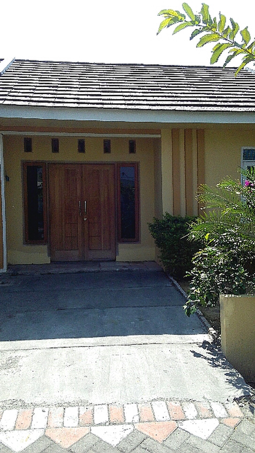 Rumah Swan Menganti Gresik