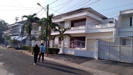 Rumah besar,siap huni di Cinere