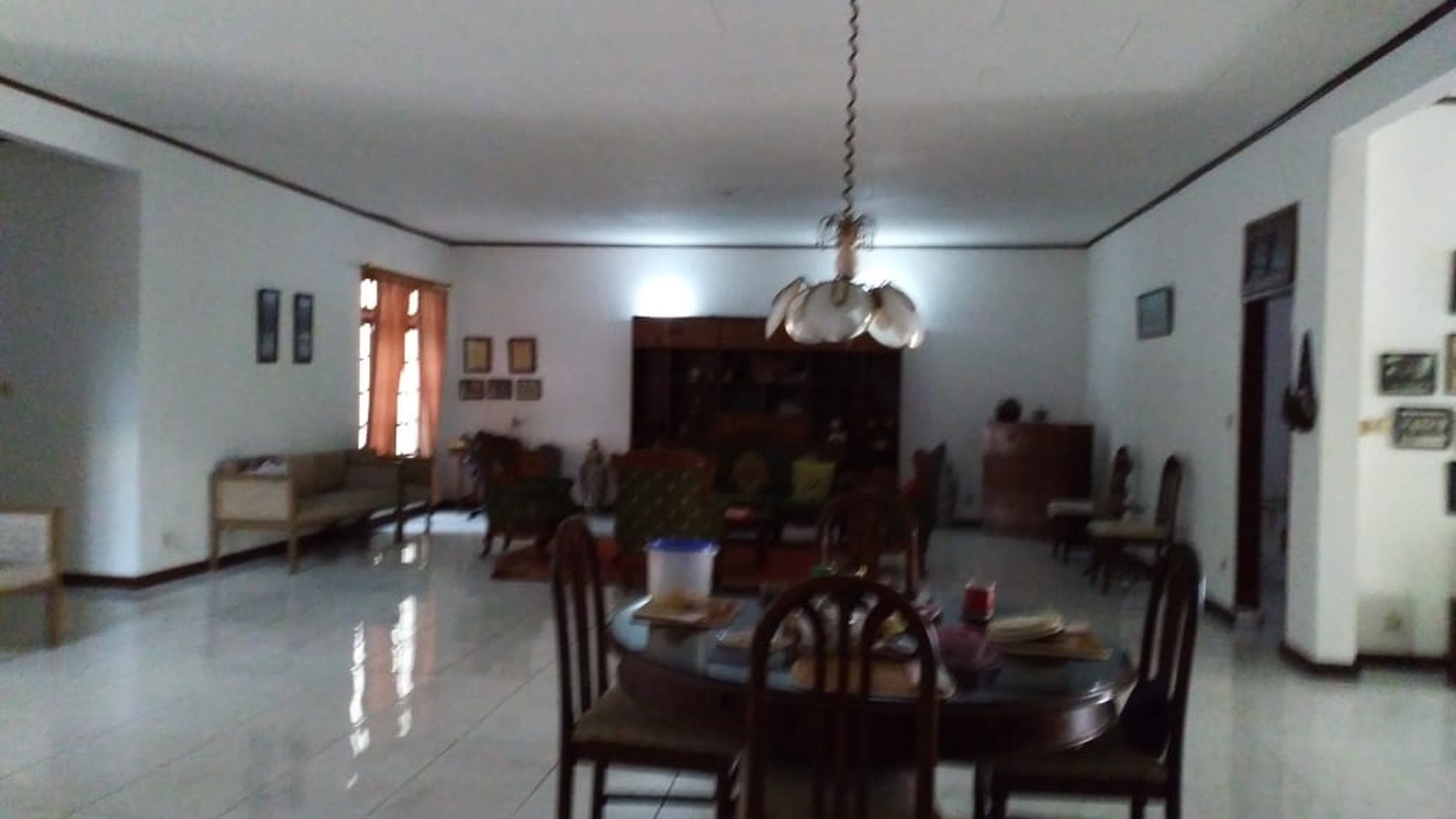 Rumah besar,siap huni di Cinere