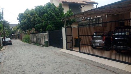 Rumah Mediterania Bagus Samping Sekolah Al Azhar  Dekat Sektor 4