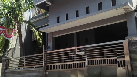 Rumah 3 lantai siap huni gumuk galeng