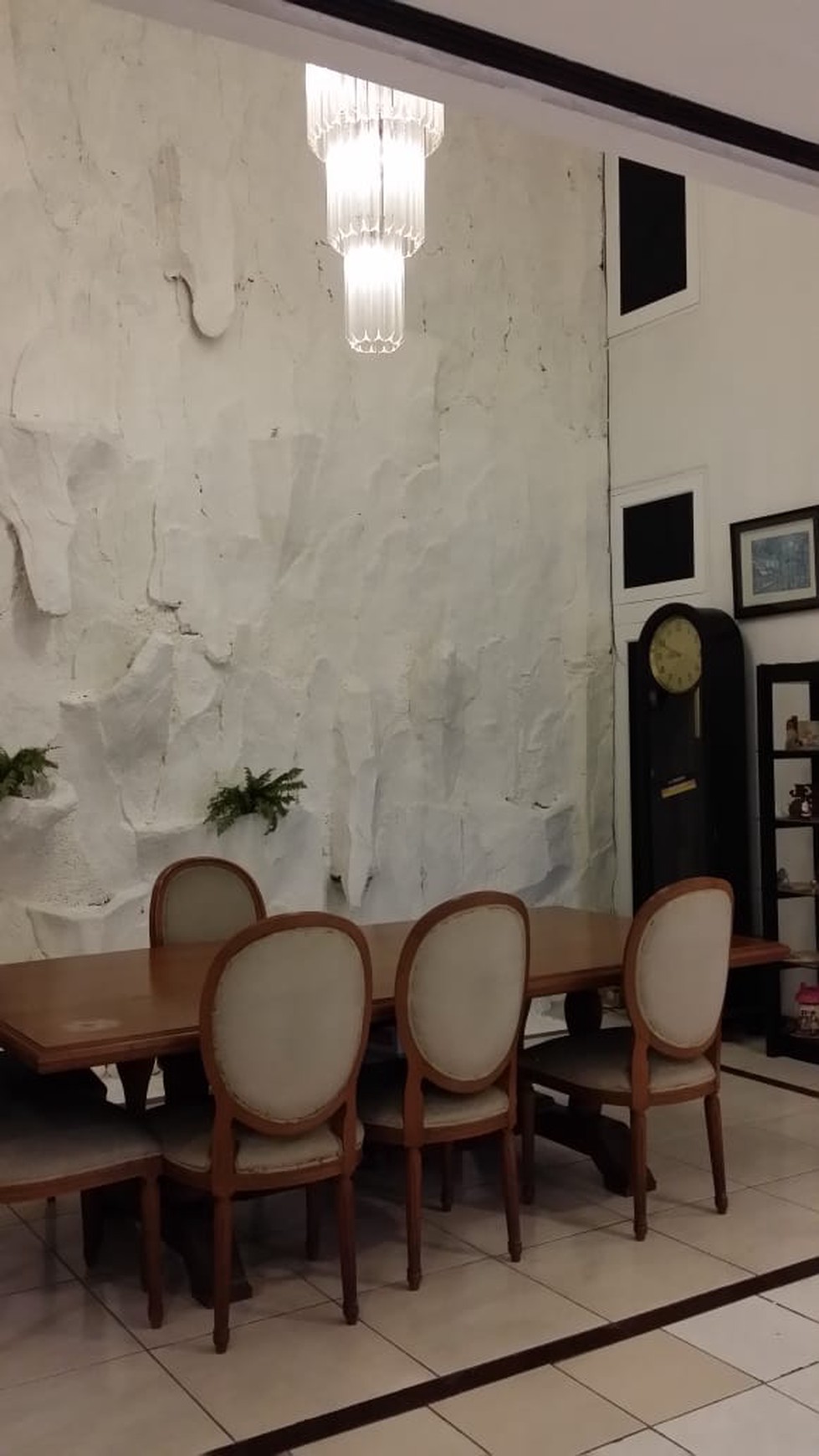 Jual Rumah Gedung Hijau Pondok Indah.. Baru Renovasi