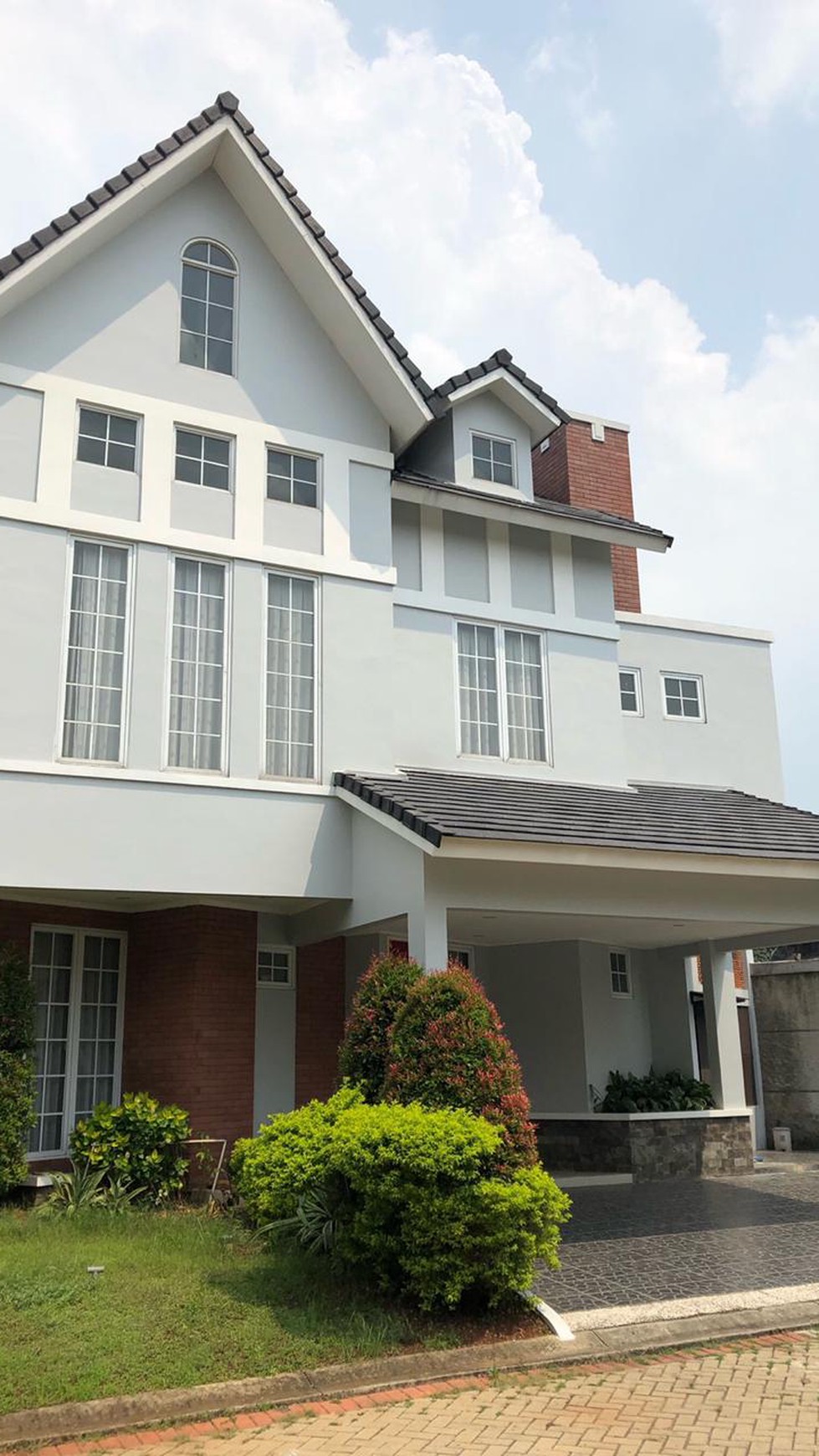 Rumah Siap Huni, Exterior Elegan, dan Hunian Nyaman @Discovery Conserva, Bintaro