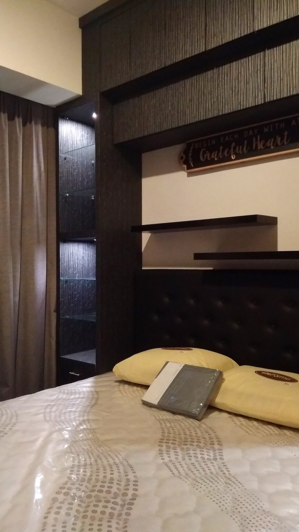 Apartemen 2 Bedroom, Furnished, Lokasi Strategis di Taman Anggrek Residence