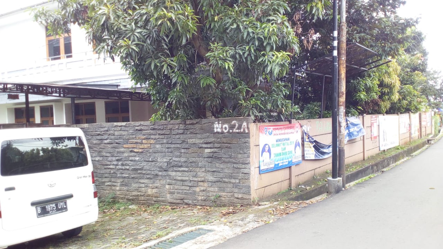 Rumah Siap Huni Dengan 3 Bangunan Dalam Satu Tanah Di Cibubur