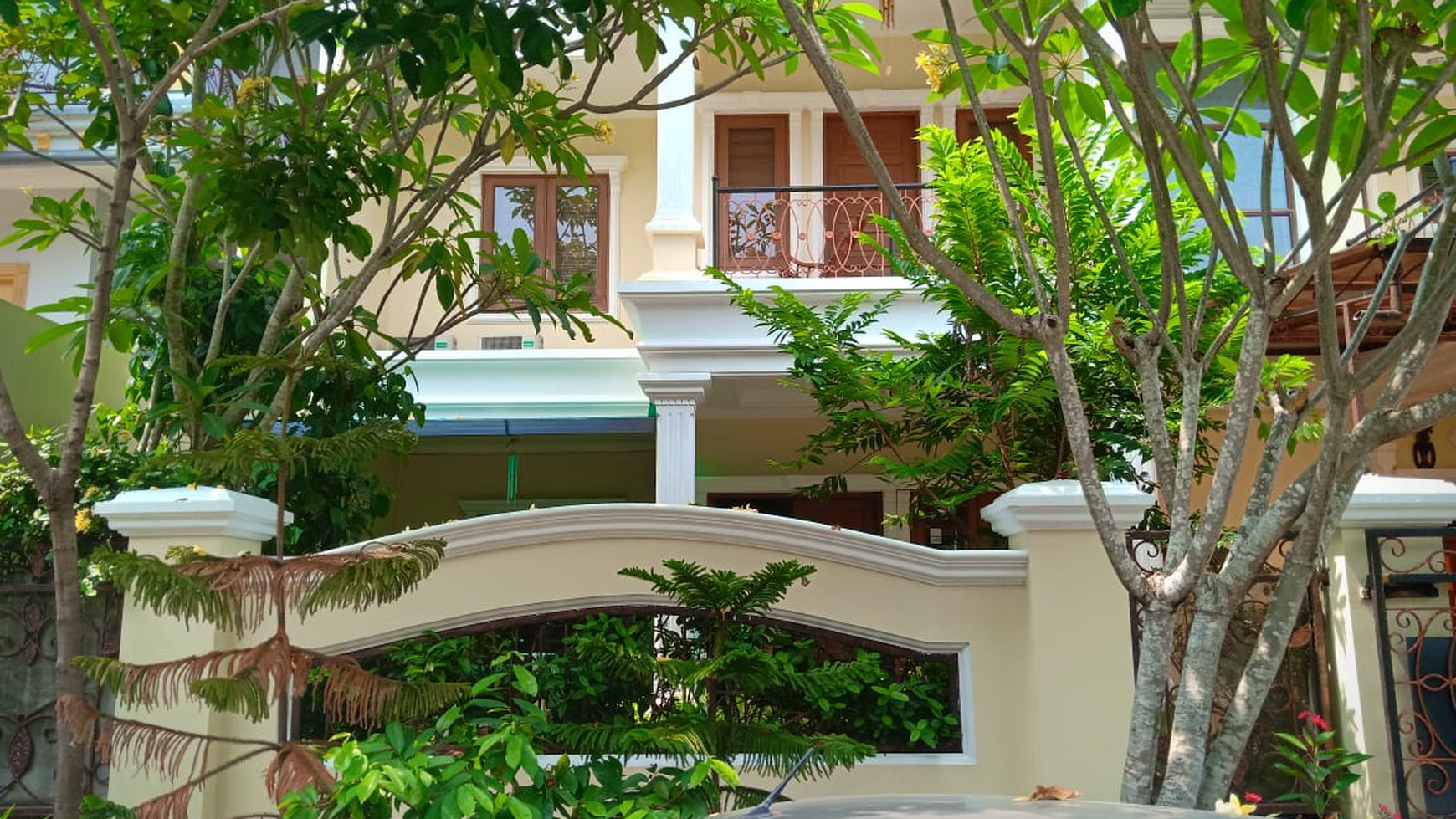 Rumah Asri Bagus 2 Lantai di Bukit Cinere Indah