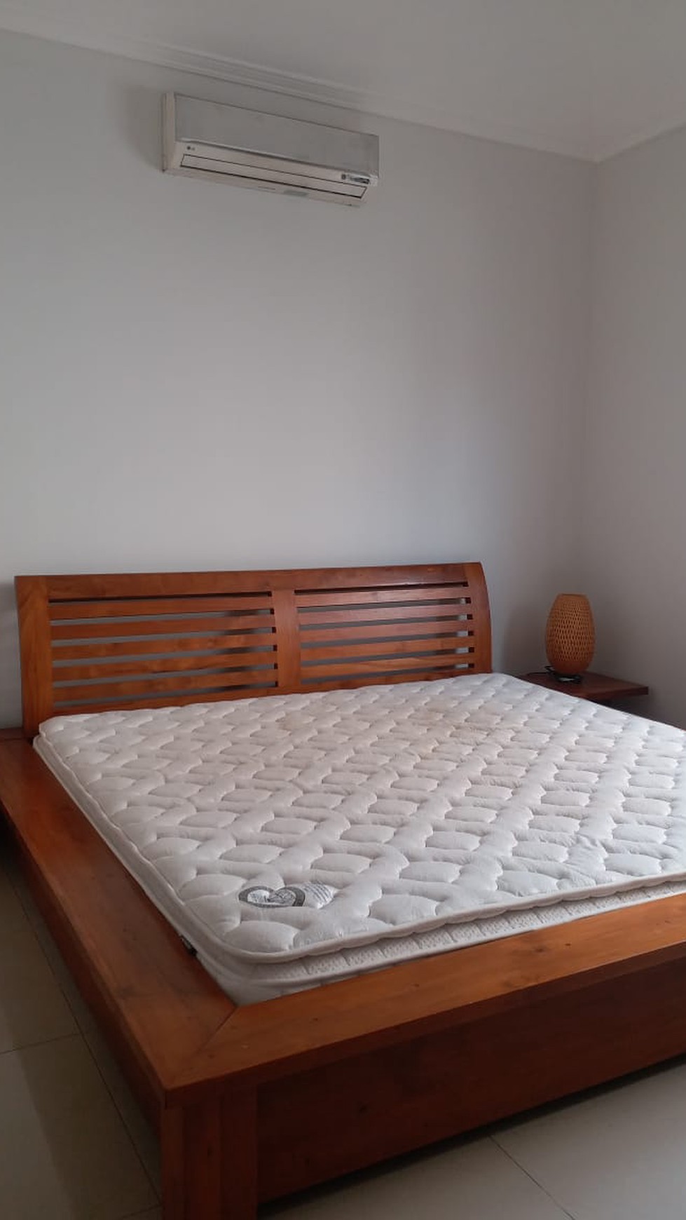 Di Sewakan Rumah Di JL. Sumatera - Lippo Karawaci Tangerang