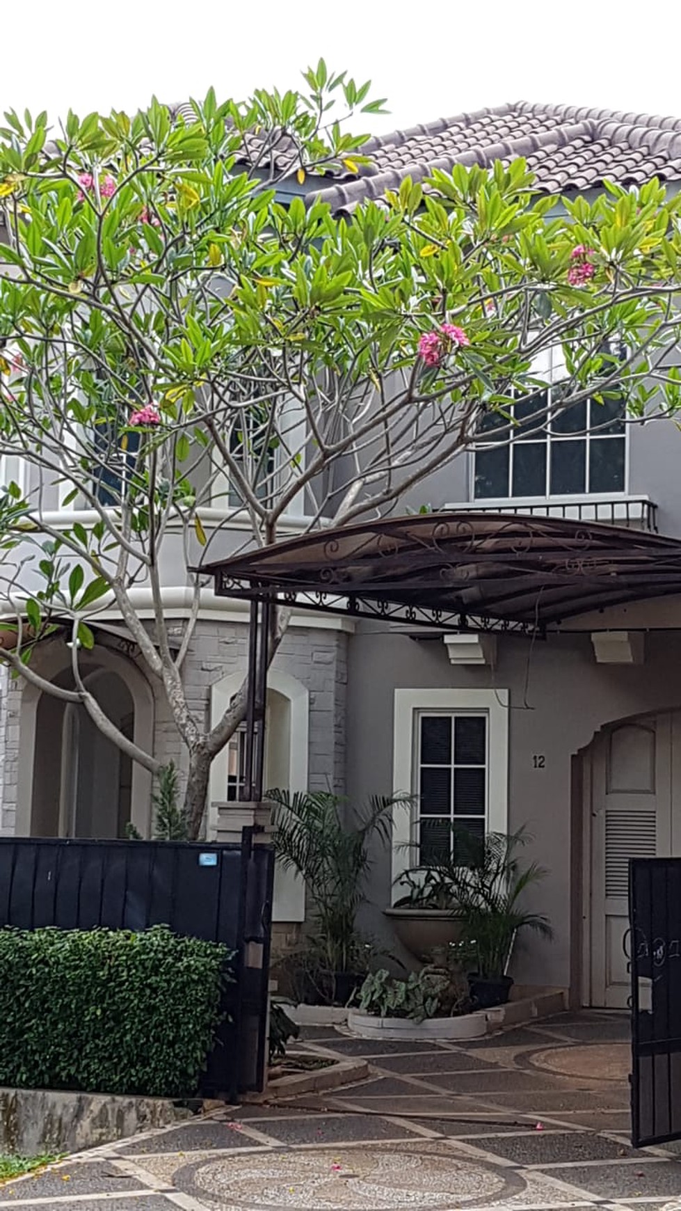 Di Sewakan Rumah Di JL. Sumatera - Lippo Karawaci Tangerang