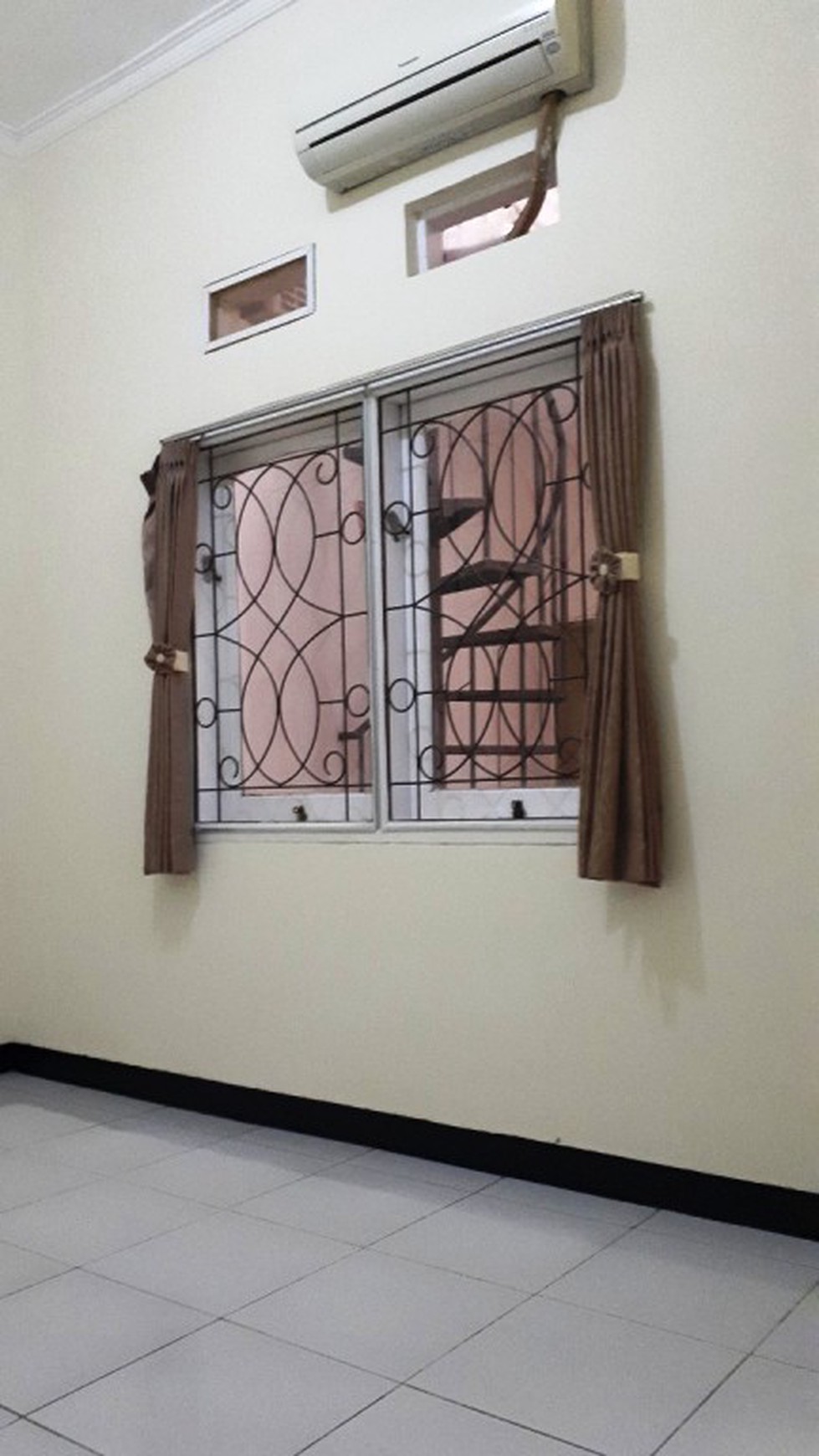 Rumah Dijual Puri Safira Regency Menganti Gresik