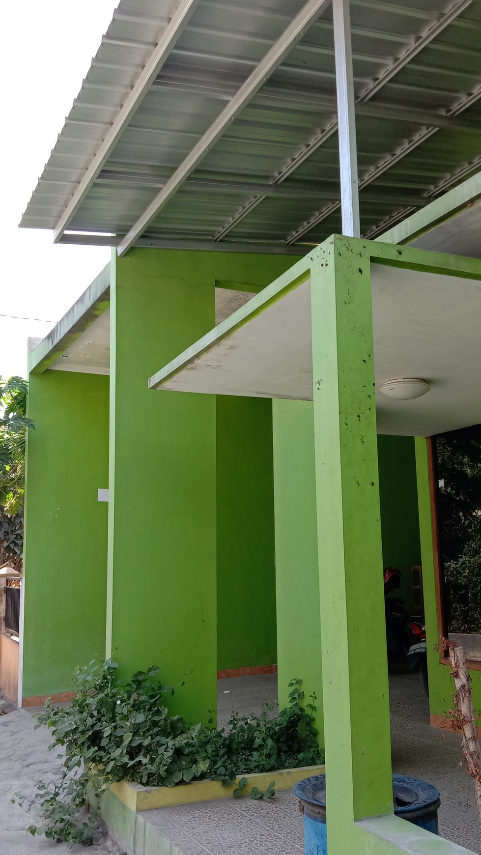 RUMAH TINGGAL COCOK UNTUK KELUARGA BESAR, DI MANDUNGAN 2, GODEAN