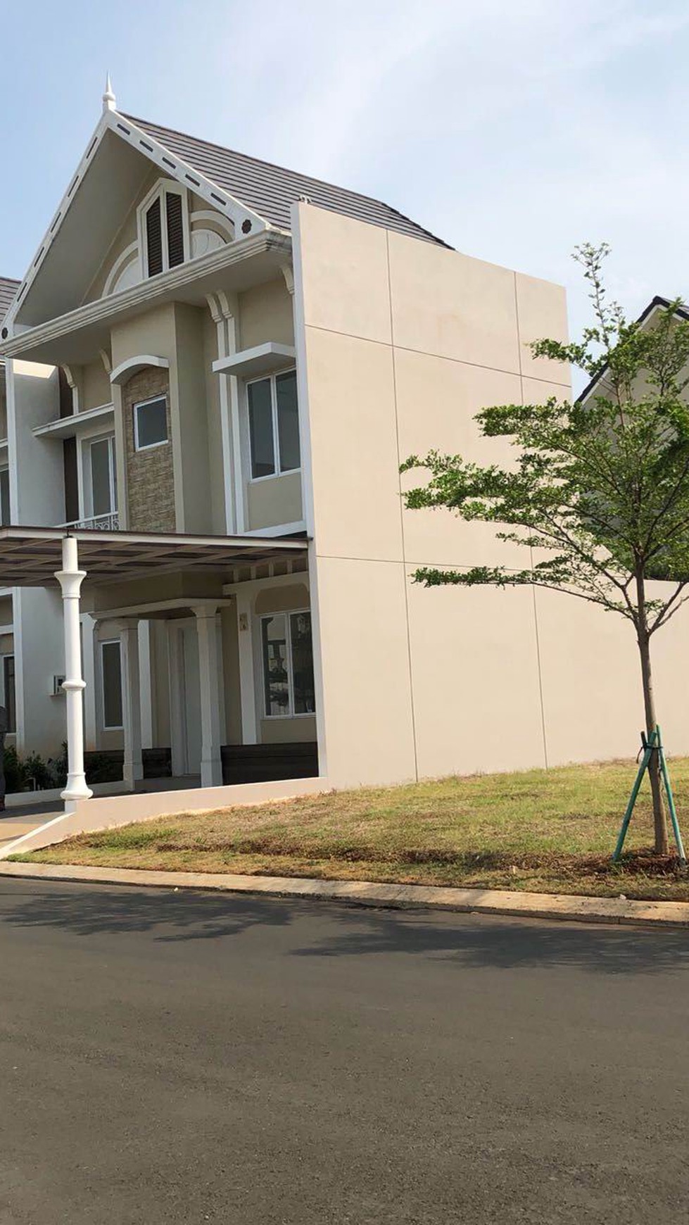 Rumah baru di Jakarta Garden City - South themes