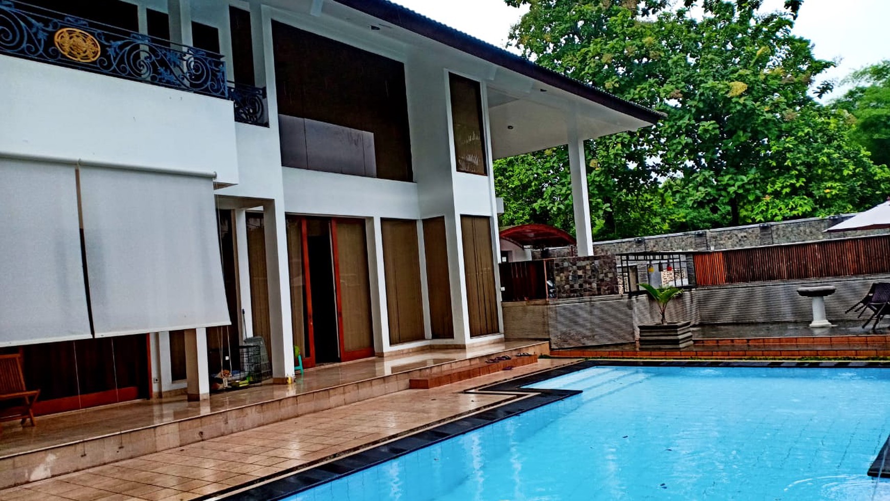 Rumah Kav Polri Luas 735m2/1100m2
