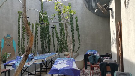 Rumah + Cafe di JL. Kisamau Pasar lama Tangerang