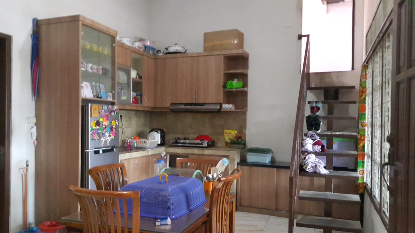 Rumah + Cafe di JL. Kisamau Pasar lama Tangerang