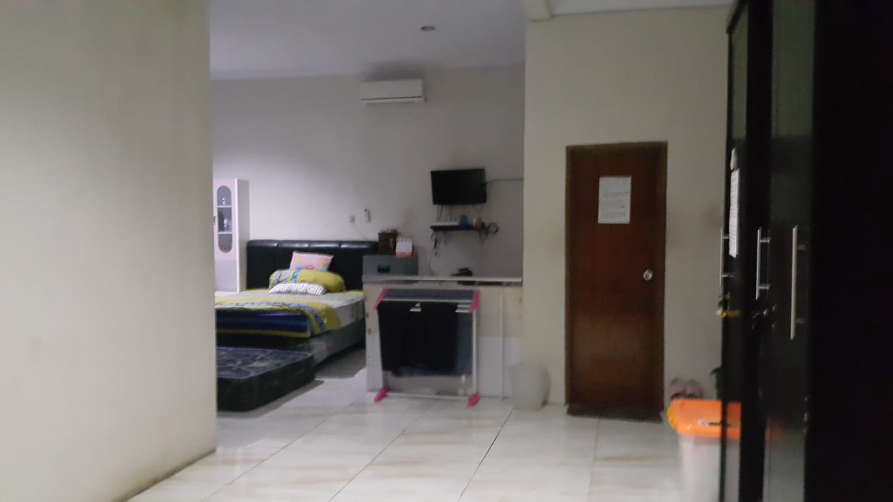 Rumah + Cafe di JL. Kisamau Pasar lama Tangerang