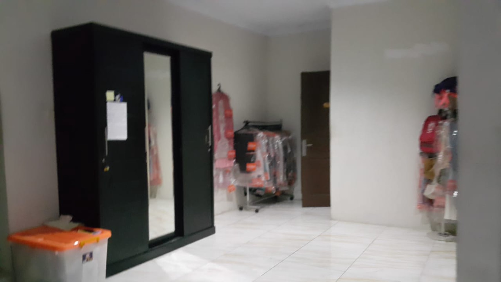 Rumah + Cafe di JL. Kisamau Pasar lama Tangerang