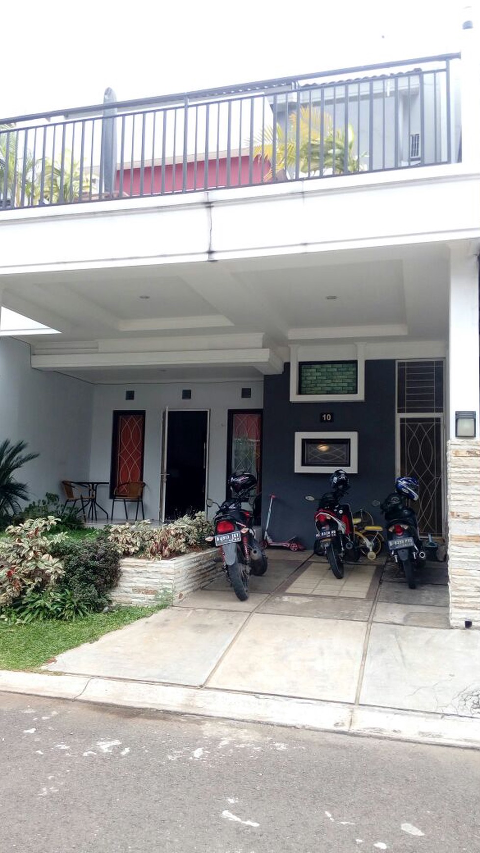 Rumah Di JL. Palem golf cluster madrid palem semi karawaci Tangerang