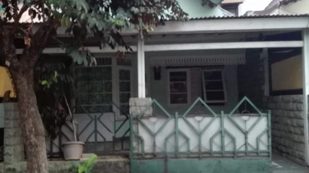 Dijual Rumah Dengan Kondisi Apa Adanya dekat STAN Bintaro