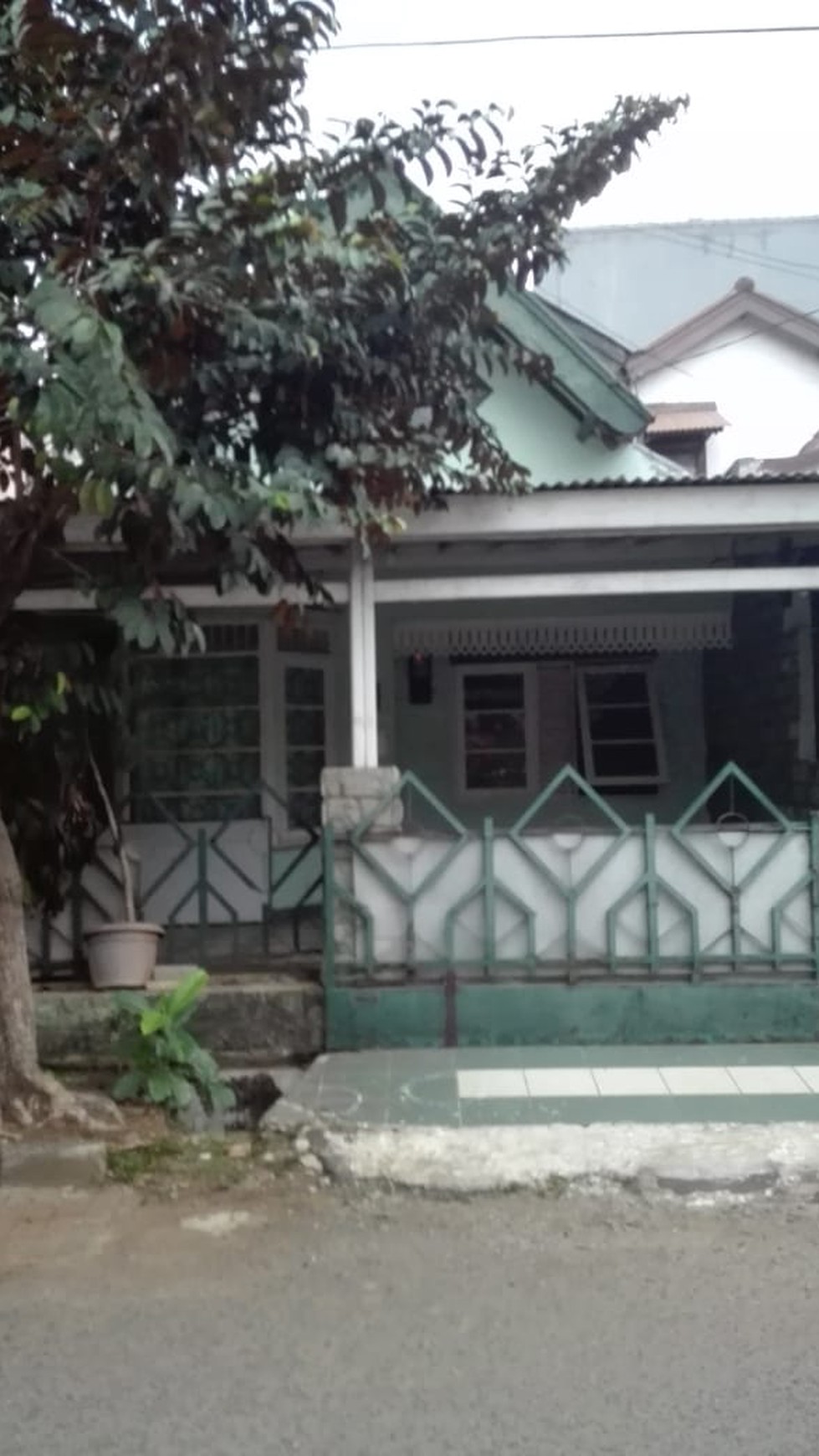 Dijual Rumah Dengan Kondisi Apa Adanya dekat STAN Bintaro