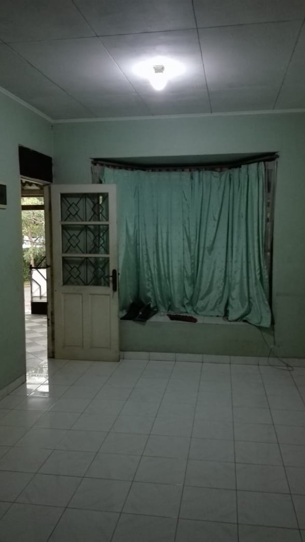 Dijual Rumah Dengan Kondisi Apa Adanya dekat STAN Bintaro