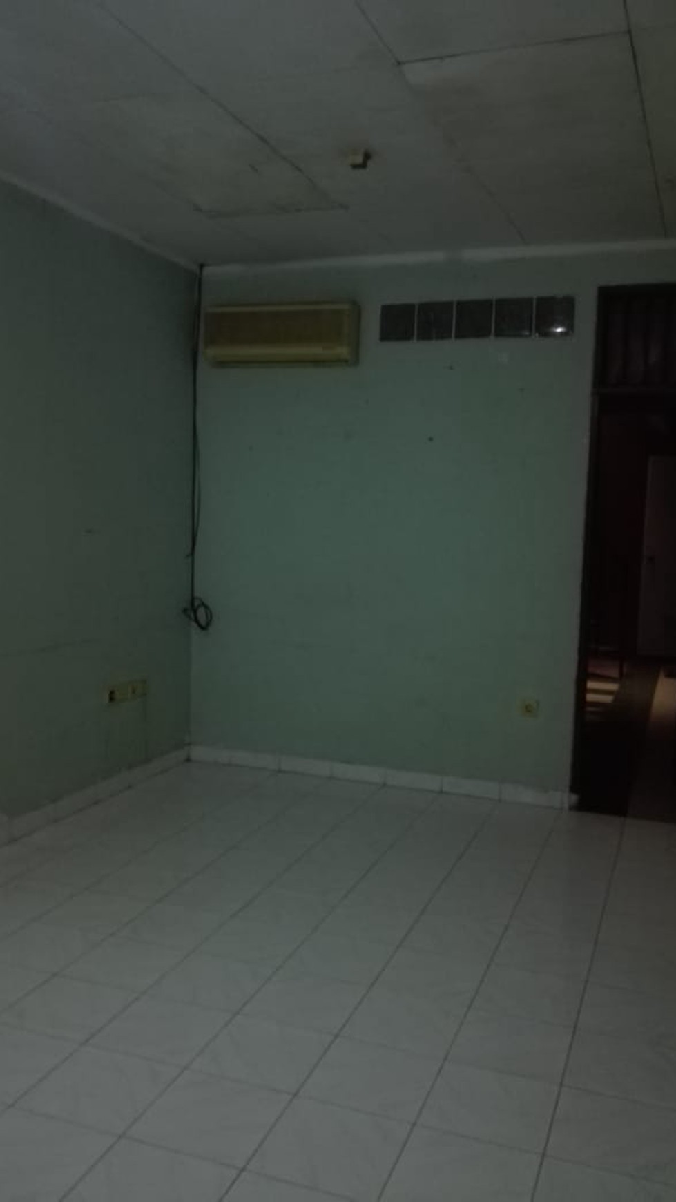 Dijual Rumah Dengan Kondisi Apa Adanya dekat STAN Bintaro