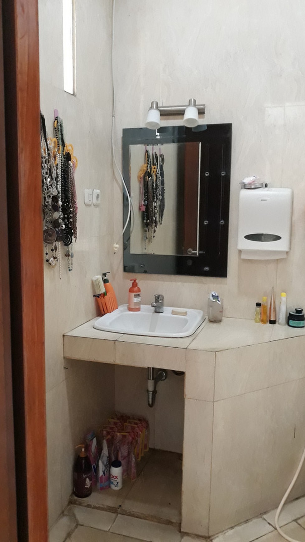 Rumah dekat sektor 7 Bintaro Jaya