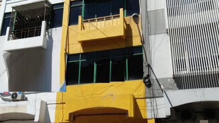 Ruko 4 lantai Pengampon Square