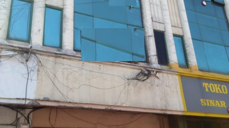 Ruko 4 lantai komplek pertokoan pengampon square